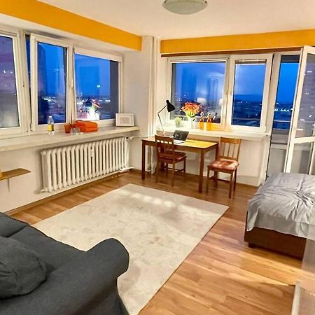 Orange Metro Fast Wifi 1Gbs Big Tv Hbo Appletv Apartment Warsaw Exterior photo