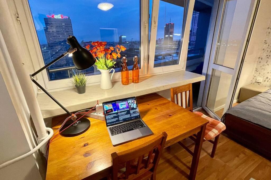 Orange Metro Fast Wifi 1Gbs Big Tv Hbo Appletv Apartment Warsaw Exterior photo