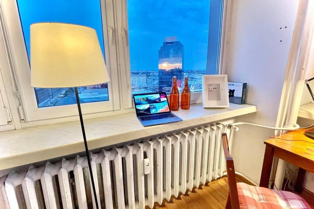Orange Metro Fast Wifi 1Gbs Big Tv Hbo Appletv Apartment Warsaw Exterior photo