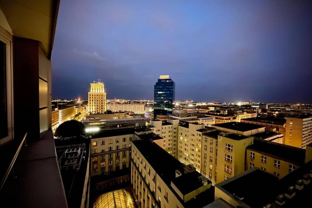 Orange Metro Fast Wifi 1Gbs Big Tv Hbo Appletv Apartment Warsaw Exterior photo
