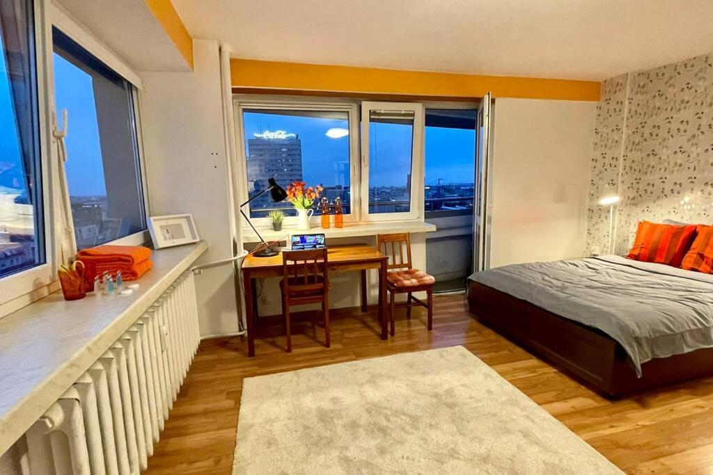 Orange Metro Fast Wifi 1Gbs Big Tv Hbo Appletv Apartment Warsaw Exterior photo